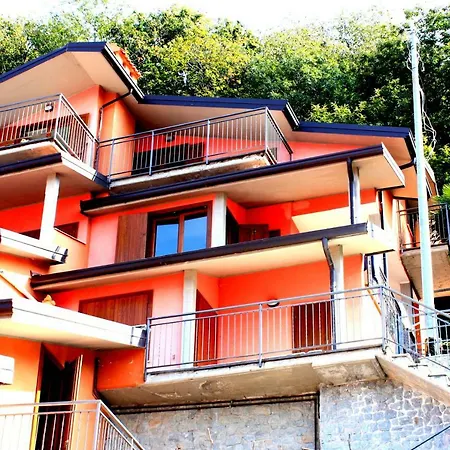 Nido Sul Lago Maggiore 公寓